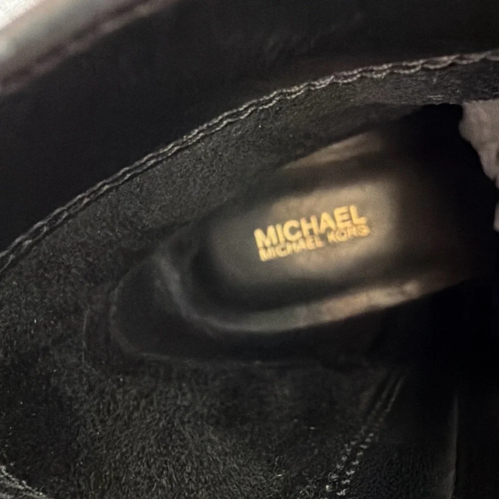 Michael Kors Black Leather Ankle Boots women’s Size 8 MK Logo Strap(B82)✨